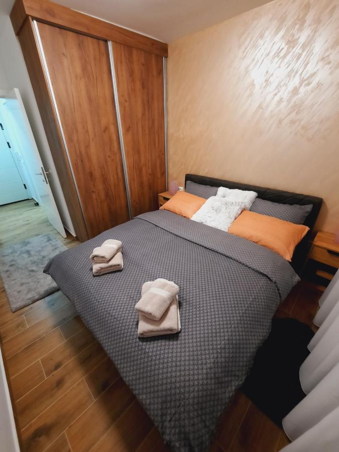 Apartman Kristal Sremska Mitrovica Luaran gambar
