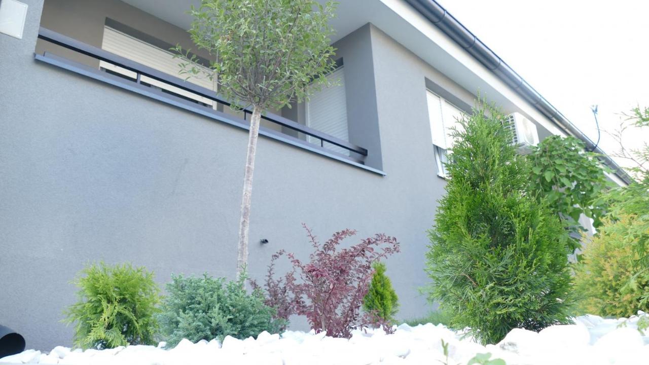 Apartman Kristal Sremska Mitrovica Luaran gambar